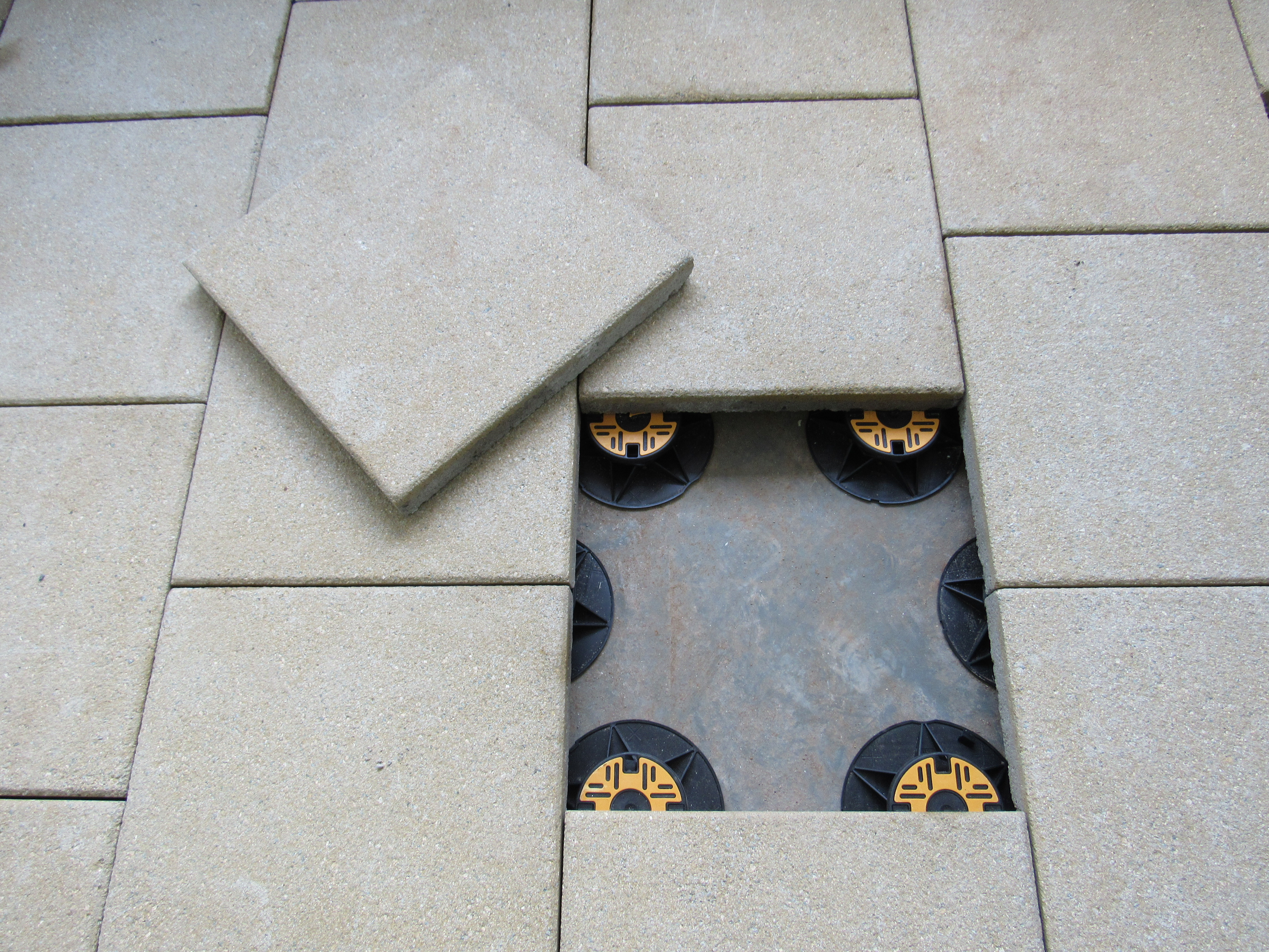 Wallbarn Universal Pedestals